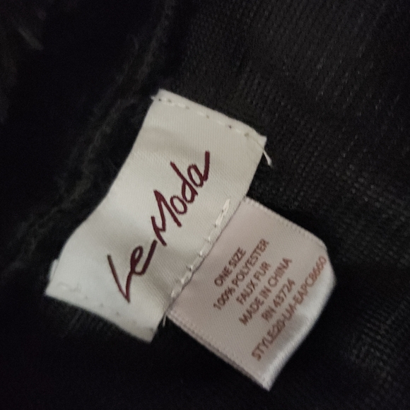 Le Moda Faux Fur Poncho Size One Size - Picture 5 of 5